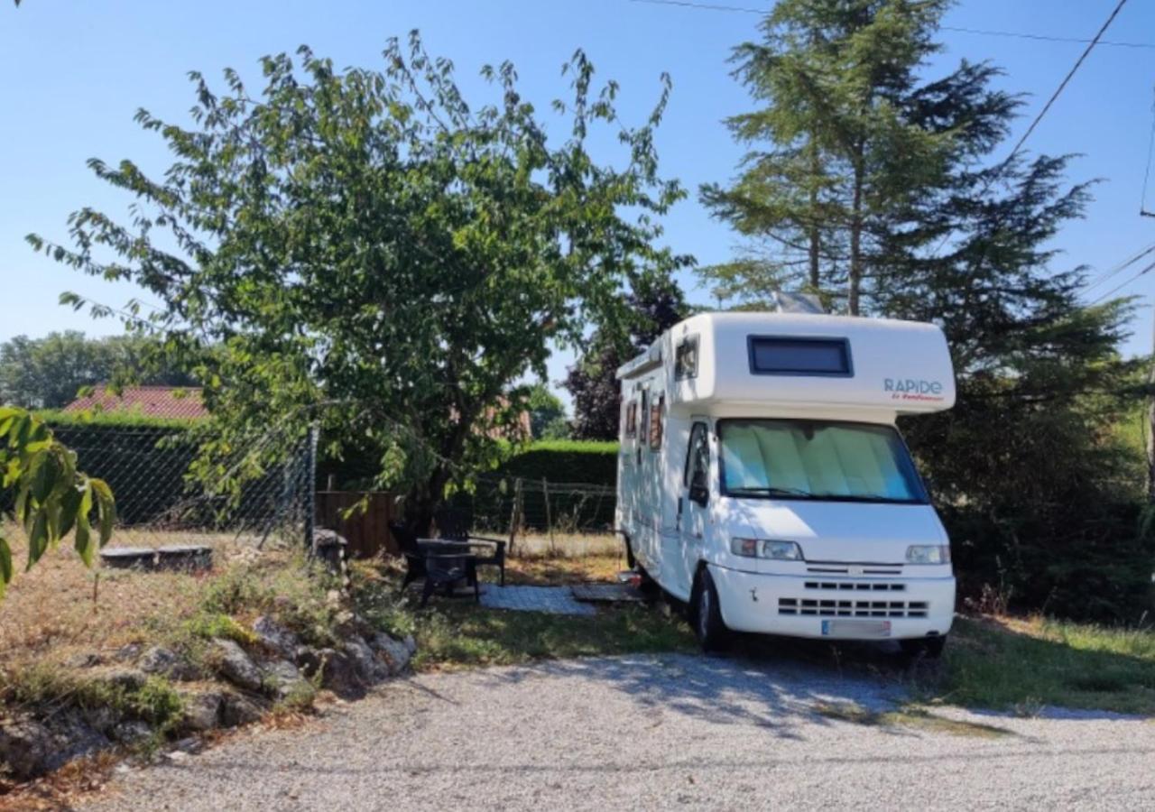 Charmant Camping-Car A La Campagne Labessiere-Candeil Экстерьер фото